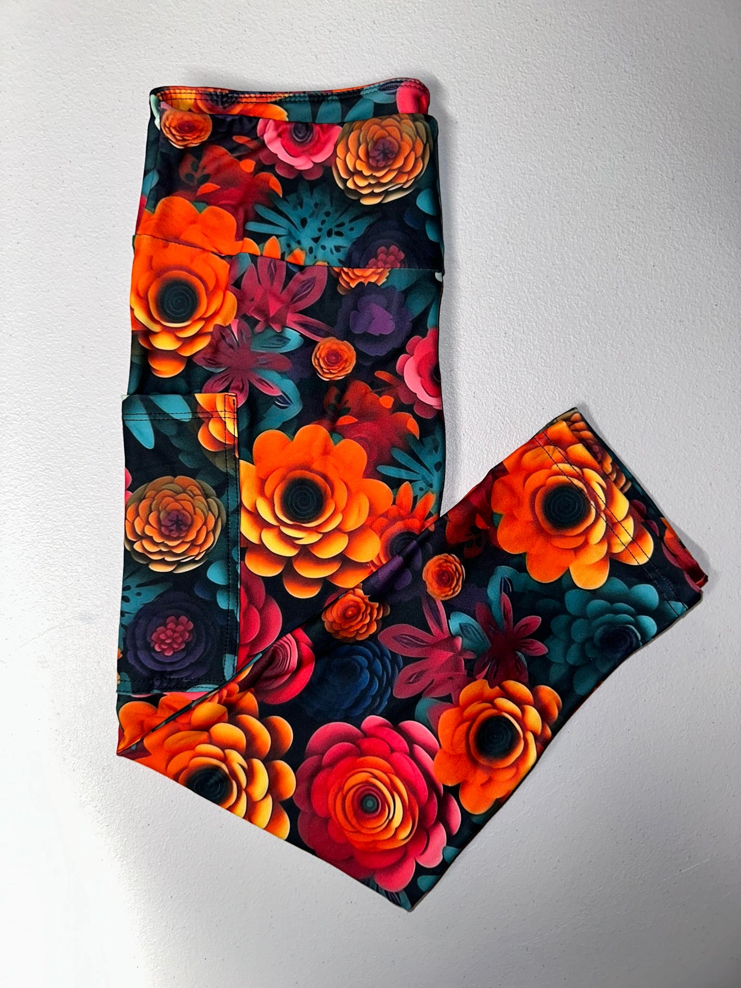 Dreamy Floral Capri w/ Pockets